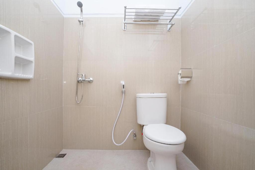 בניוואנגי Oyo 477 Raka Residence Syariah Purwoharjo Banyuwangi מראה חיצוני תמונה