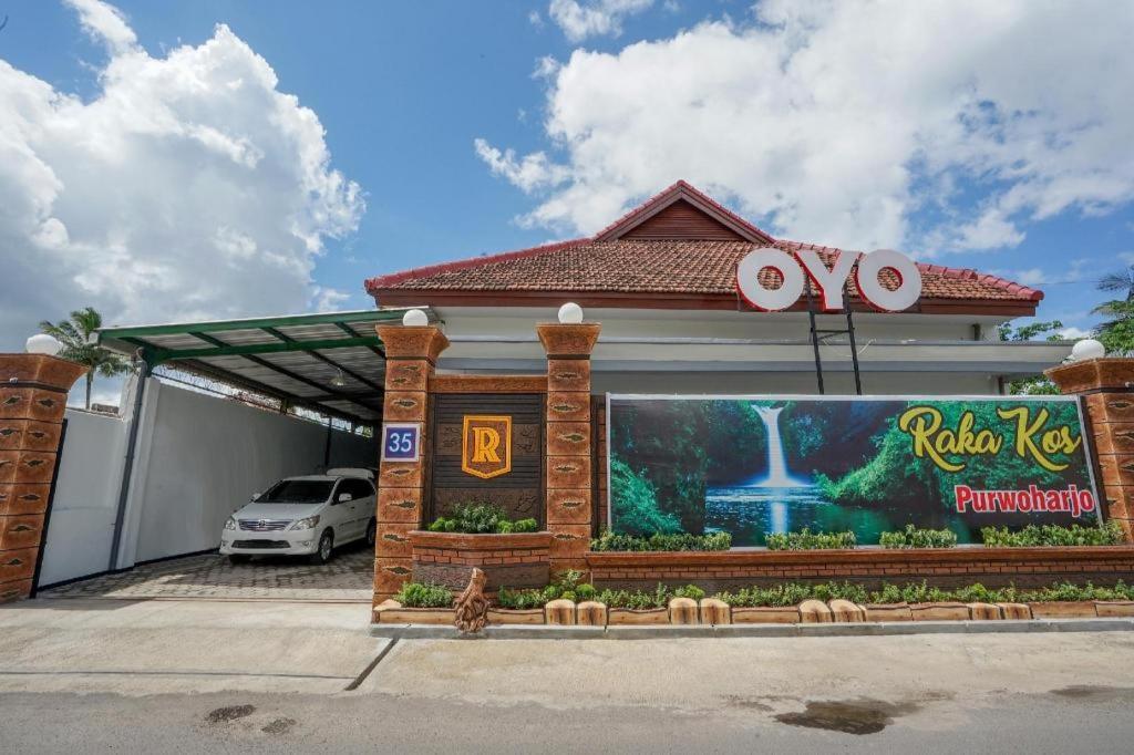 בניוואנגי Oyo 477 Raka Residence Syariah Purwoharjo Banyuwangi מראה חיצוני תמונה
