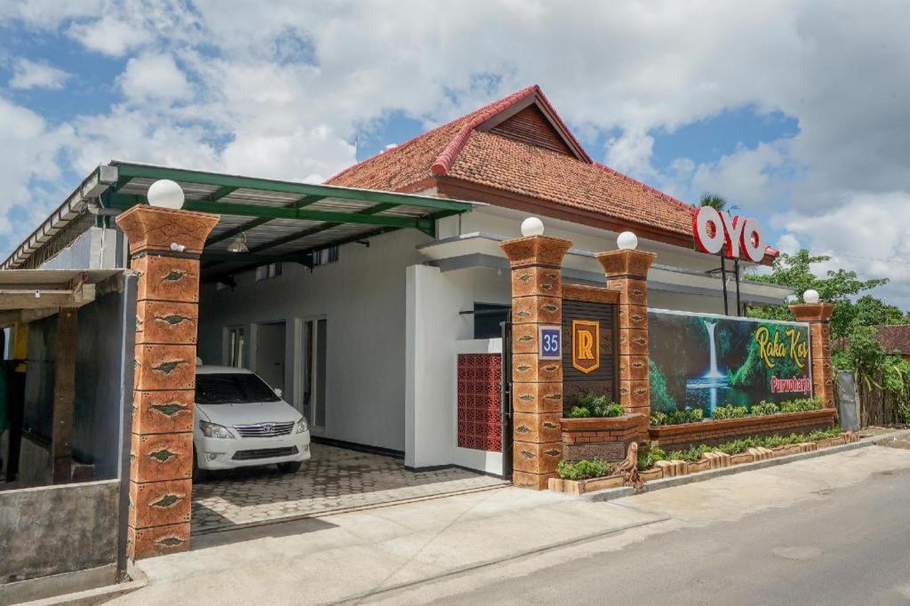 בניוואנגי Oyo 477 Raka Residence Syariah Purwoharjo Banyuwangi מראה חיצוני תמונה