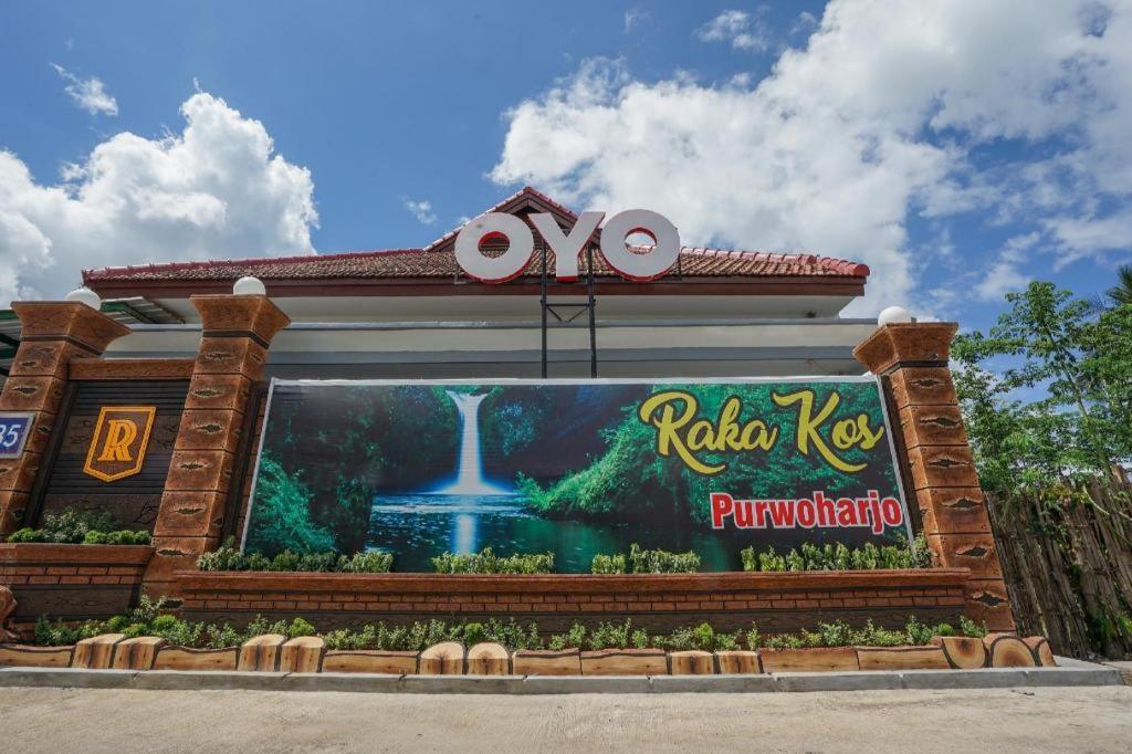 בניוואנגי Oyo 477 Raka Residence Syariah Purwoharjo Banyuwangi מראה חיצוני תמונה